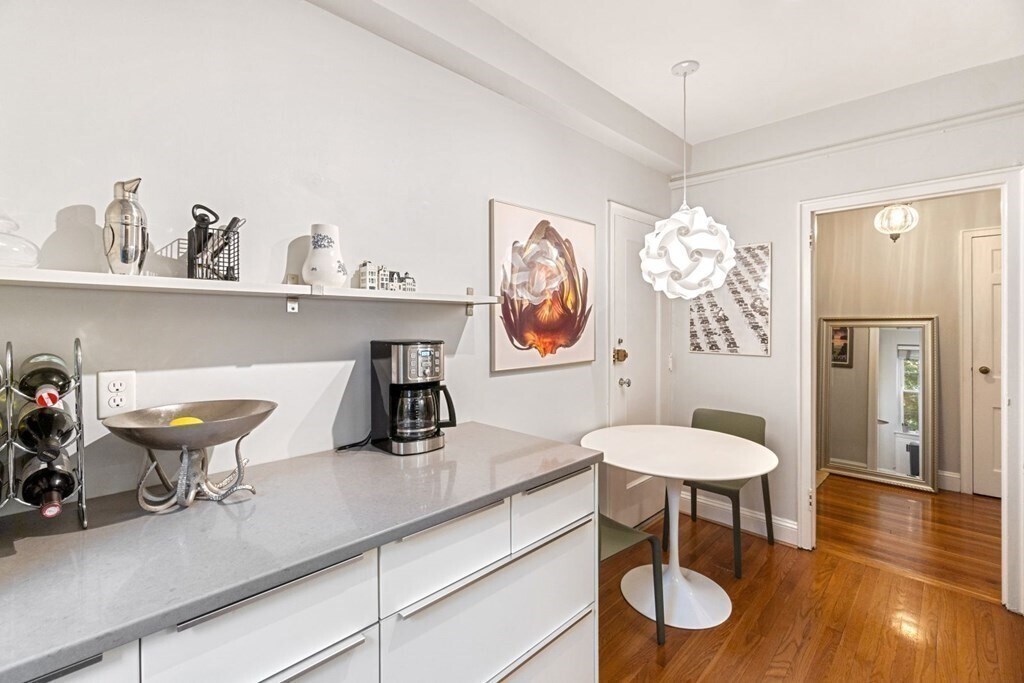 Building Photo - 16 Ware St