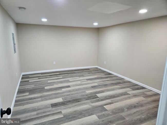 Building Photo - 14 West Ave