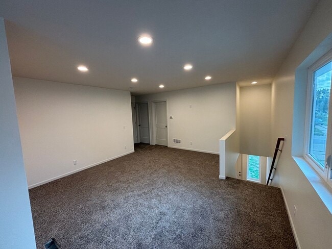 Building Photo - Available now! Brand New 3 Bedroom 2 Bath Home with Bonus Room on 9th Avenue!