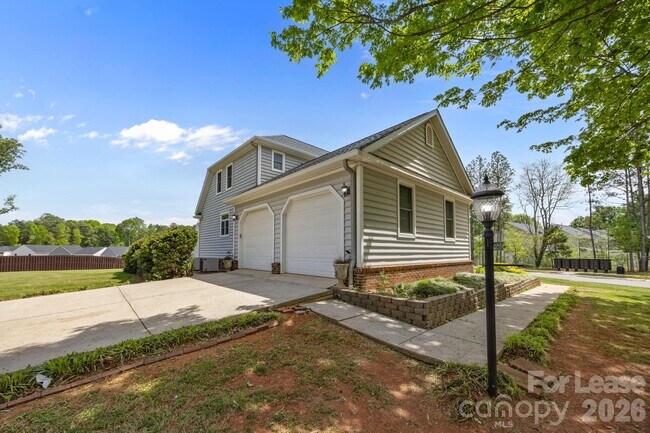 Building Photo - 5109 McCallum Mdws Dr