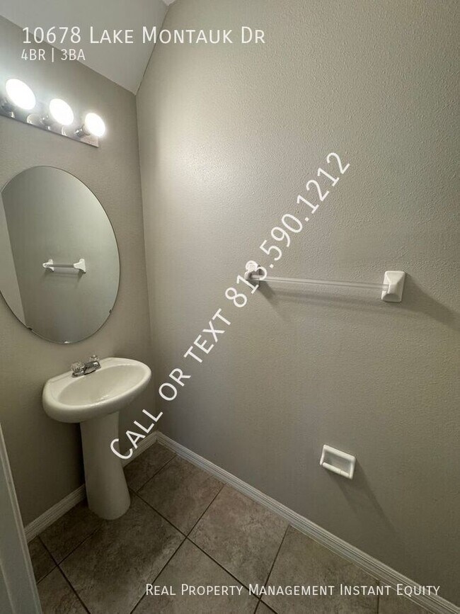 Building Photo - 10678 Lake Montauk Dr