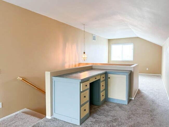 Building Photo - **STUNNING** 8 BEDROOM SOLAR HOME IN GATED COMMUNITY IN MURRIETA!