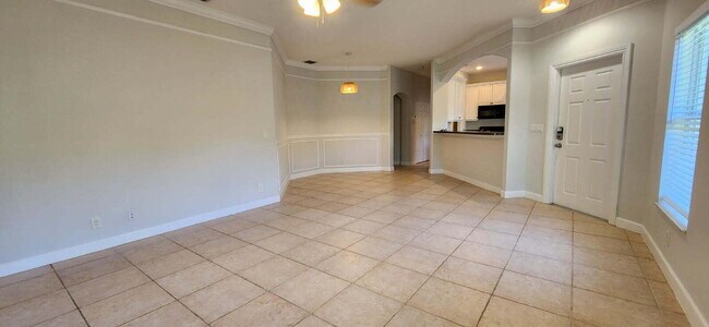 Building Photo - 2073 Cove Ln