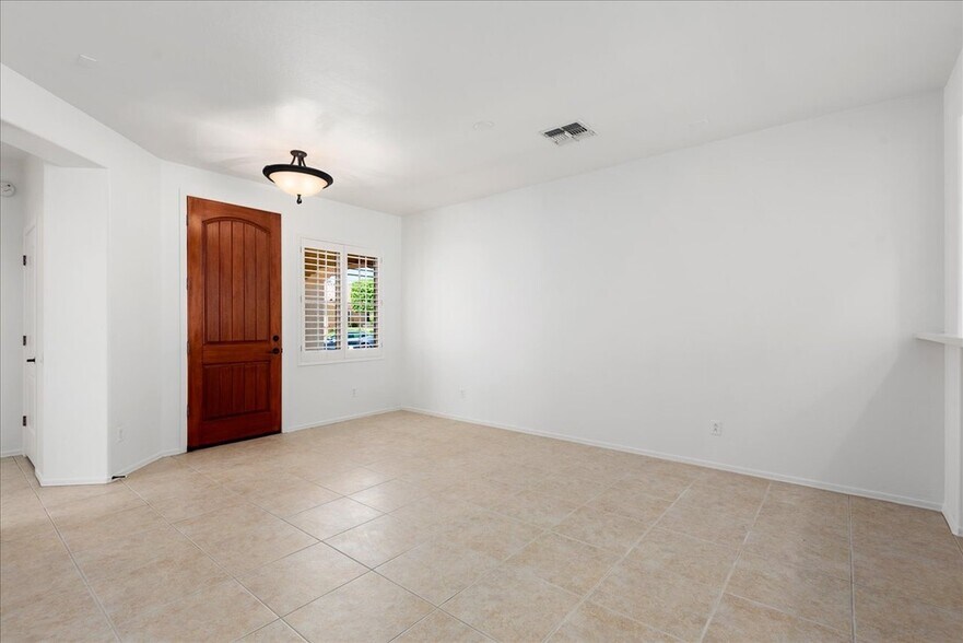 Building Photo - 22419 N San Ramon Ct