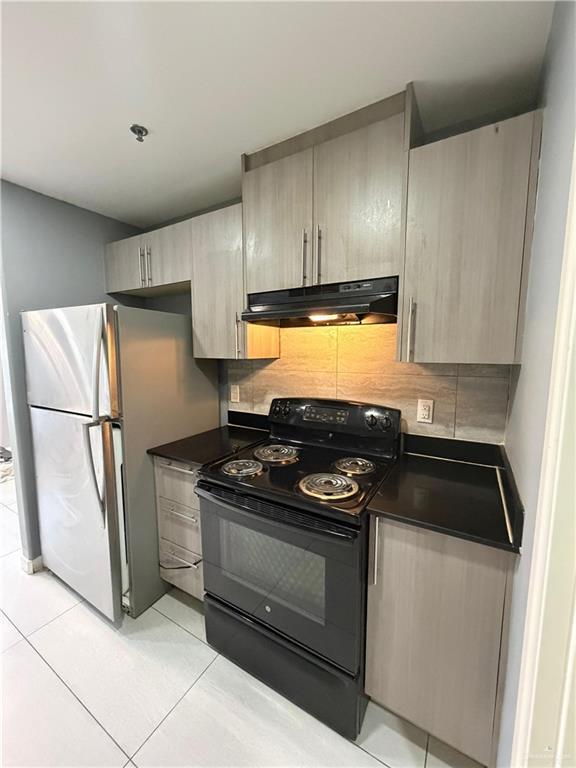 Building Photo - 10 W Harrison Ave