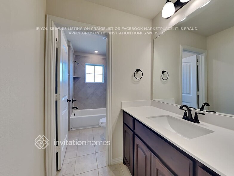 Building Photo - 1504 Smoke Signal Ln