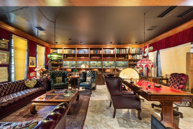 Building Photo - 1048 S Ocean Blvd