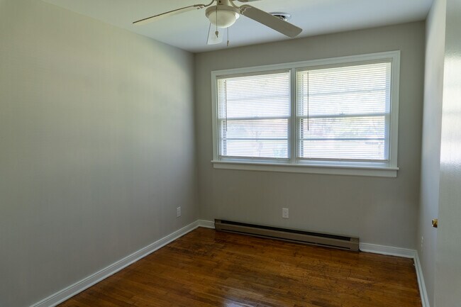 Building Photo - 510 N Foxhill Rd