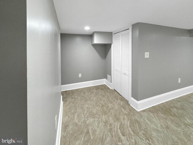 Building Photo - 2265 Reisterstown Rd