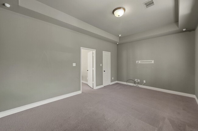 Building Photo - 4047 Steep Woods Dr