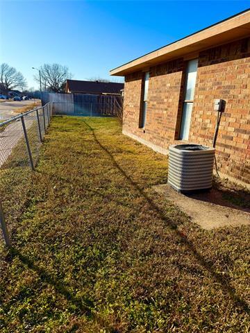 Building Photo - 2509 Stanford St