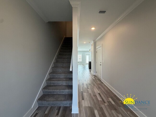 Building Photo - Gorgeous 2 Story 4 Bedrooms Townhome in Fort Walton Beach!