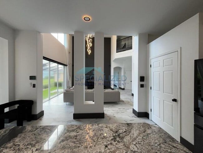 Building Photo - 8131 Vineland Oaks Blvd