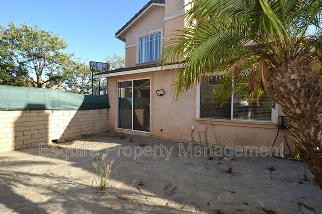 Building Photo - 227 Galante Way