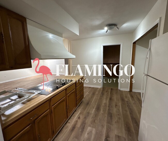 Building Photo - Spacious 3-Bedroom, 2-Bath Home Near Downtown Dayton!