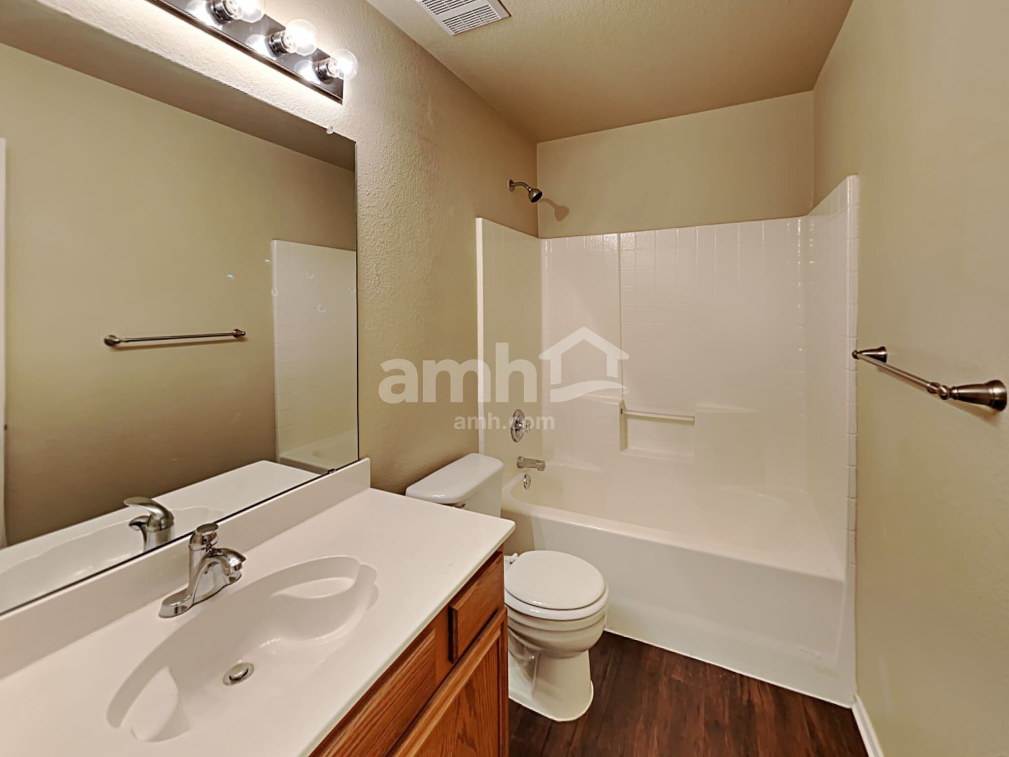 Building Photo - 1617 Kelly Ln