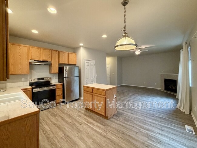 Building Photo - 4258 SE Maya Ct