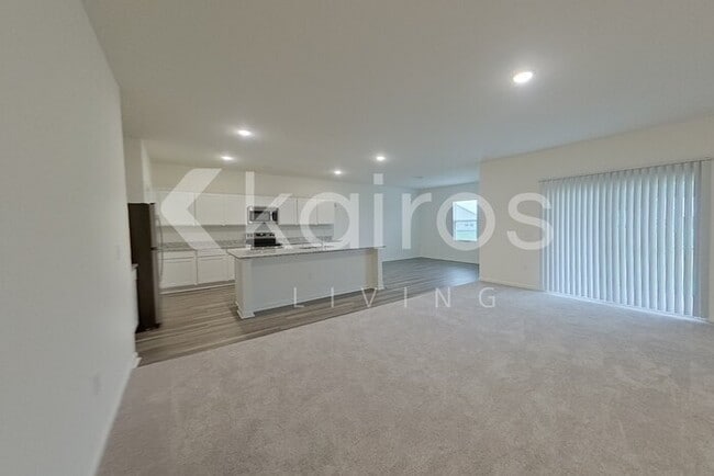 Building Photo - 631 Castillo Dr