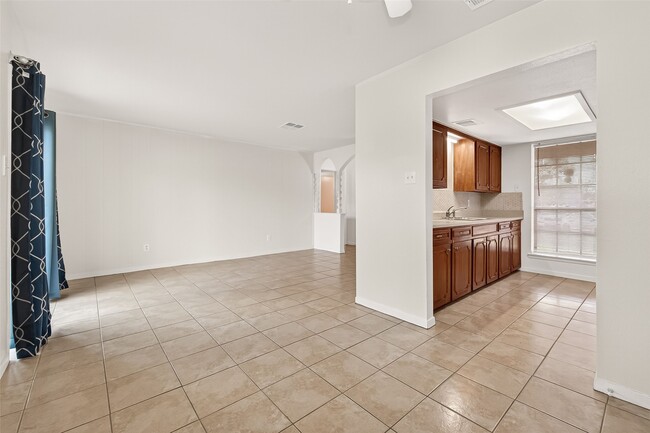 Building Photo - 9302 Eblen Dr