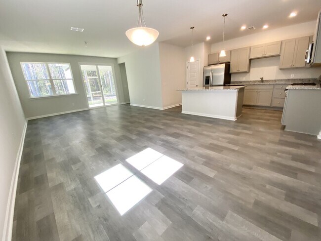 Building Photo - Four Bedroom Home in The Lakes at New Rive...