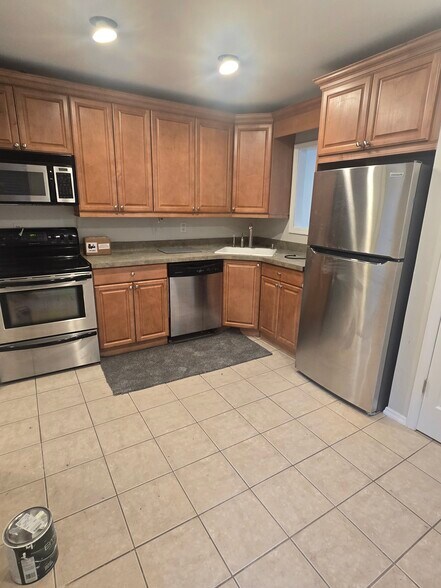 Building Photo - 68 Scarlett Dr