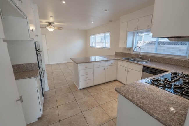 Building Photo - Single Story 3 Bedroom Home for Rent in Ca...