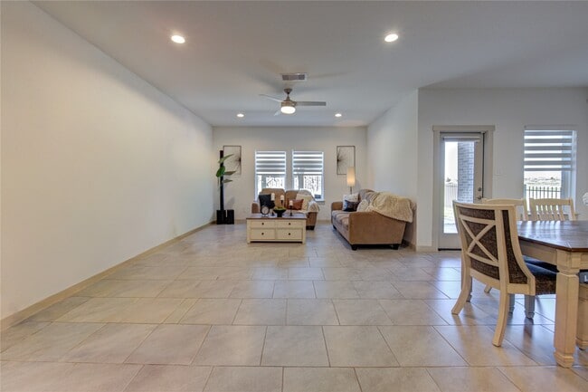 Building Photo - 3902 Elk Crk Ct