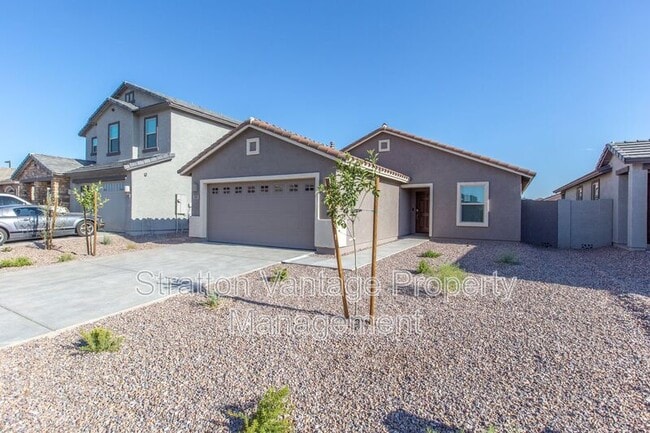 Building Photo - 305 Pinnacle Ridge Dr