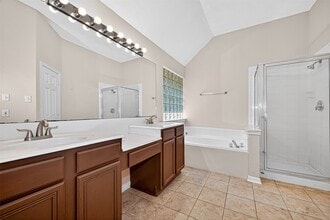 Building Photo - 815 Fairpark Ln