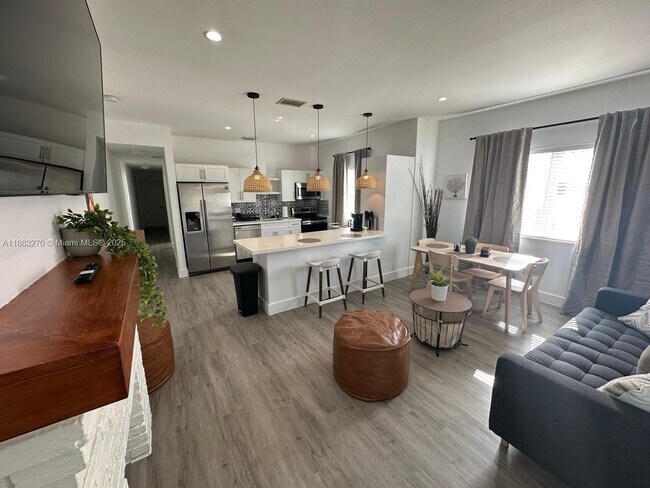 Building Photo - 1822 NW 4th St