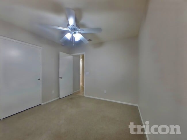 Building Photo - 10853 W Sands Dr