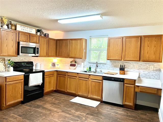 Building Photo - 1116 Willow Tree Dr