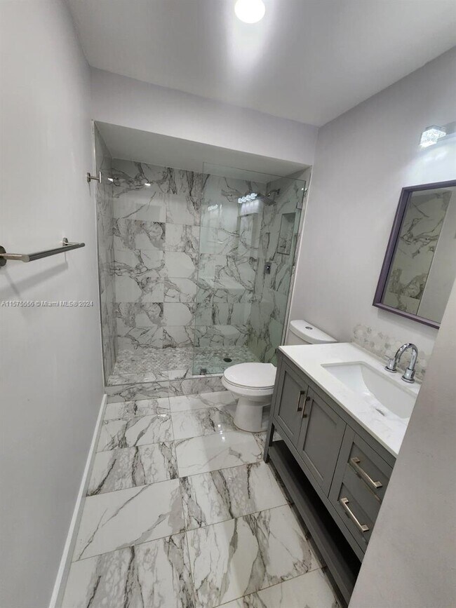 Building Photo - 1701 Bayberry Dr