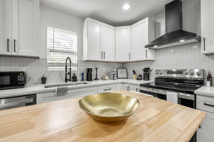 Kitchen (GH) - 2310 Tiger Flowers Dr NW