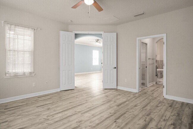 Building Photo - Beautiful Palencia Condo Available for Rent