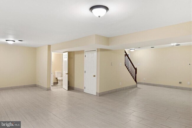 Building Photo - 4704 Denview Way