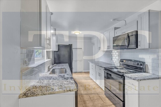 Building Photo - 9901 E Linwood Blvd