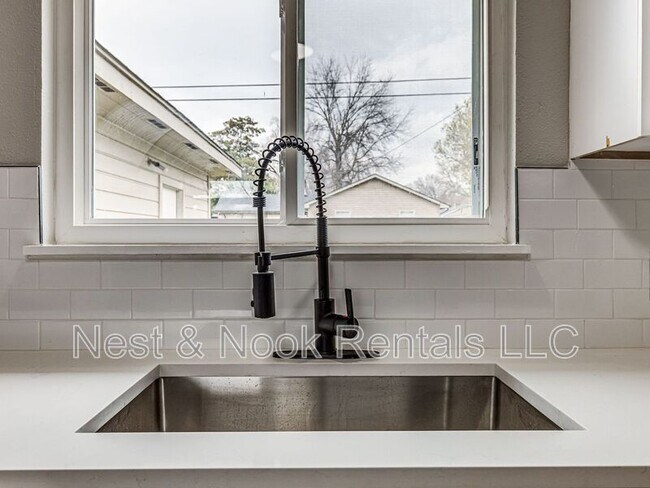 Building Photo - 5735 E 28th St