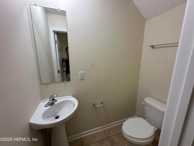 Building Photo - 111 Moultrie Village Ln