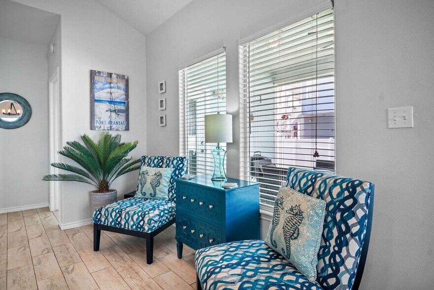 Building Photo - 156 Royal Sands Blvd