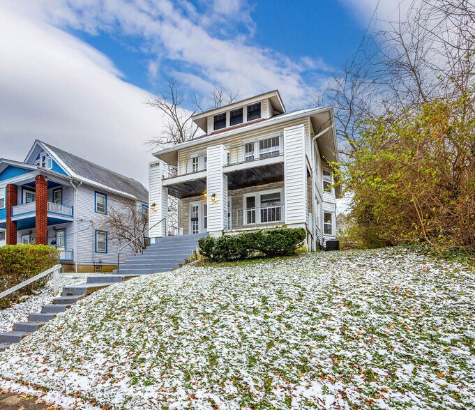 Building Photo - 2243 Hannaford Ave