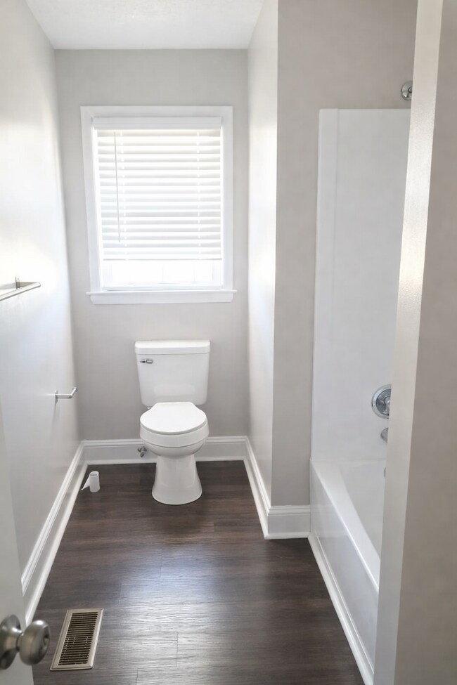 Building Photo - 103 Murchison Dr