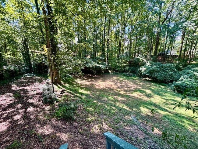 Building Photo - 665 Gregory Manor Dr SW