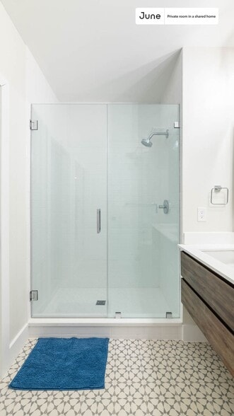 Building Photo - Room in Shared 3 bed/2.5 bath home in Columbia Heights