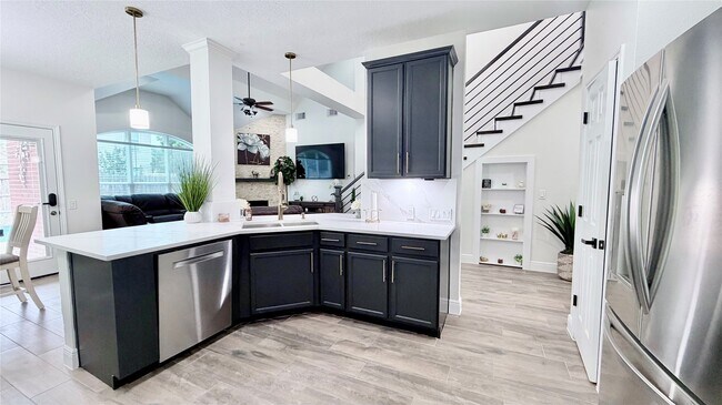 Building Photo - 2708 Sunnycreek Ln