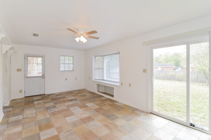 Building Photo - 414 Woodhaven Ct