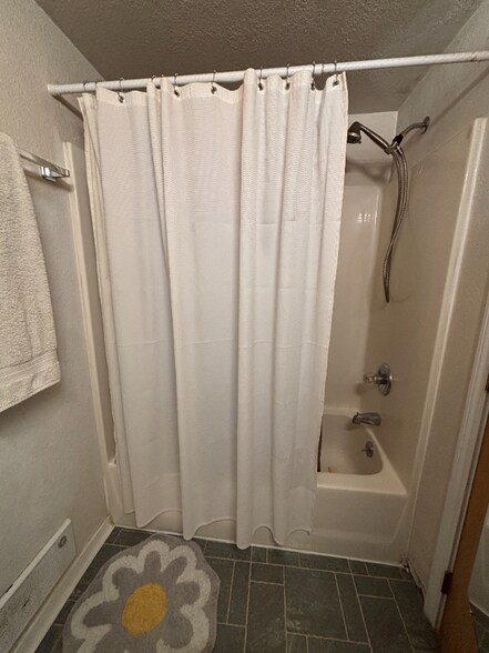 Building Photo - 539 29th Ave S