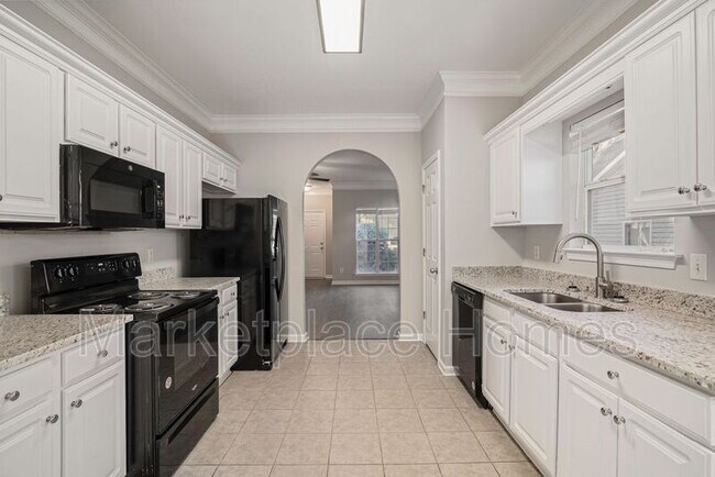 Building Photo - 9447 Brook Forest Cir
