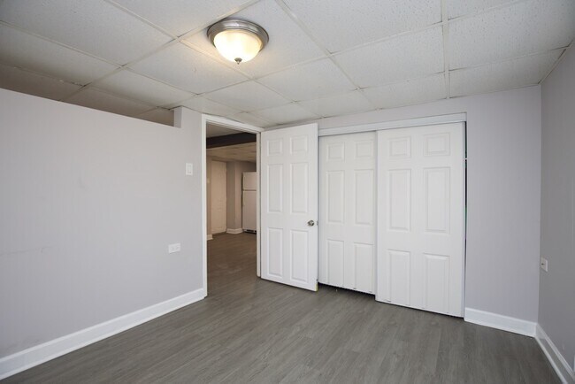 Building Photo - 3521 W Grace St