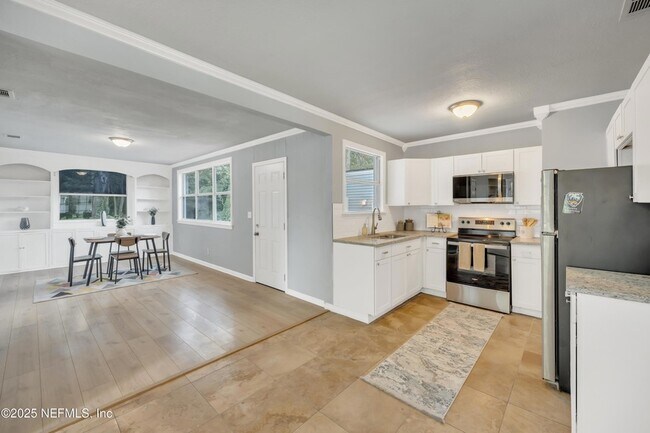 Building Photo - 1232 Hamilton St